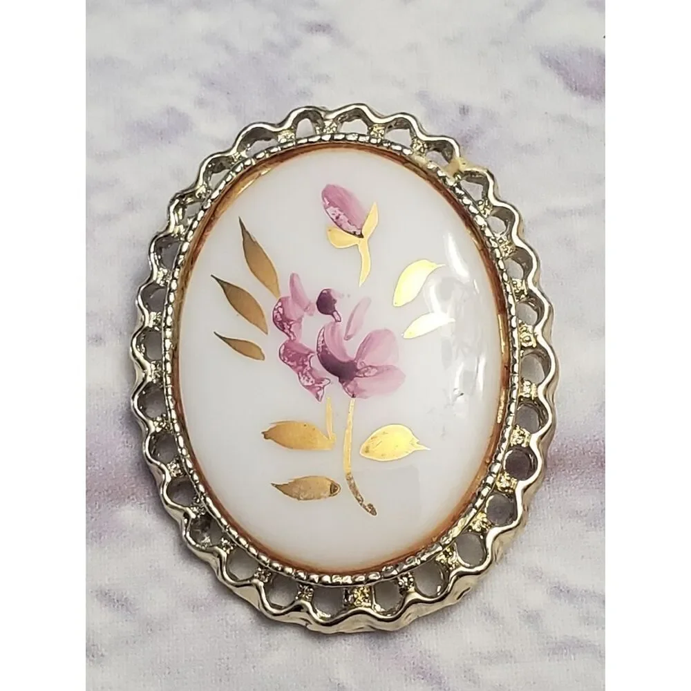 Vintage Handpainted Sweet Pea Porcelain Brooch Pendant